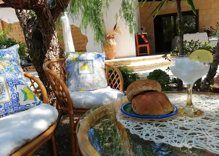 Lumie Di Sicilia 恩佩多克莱港